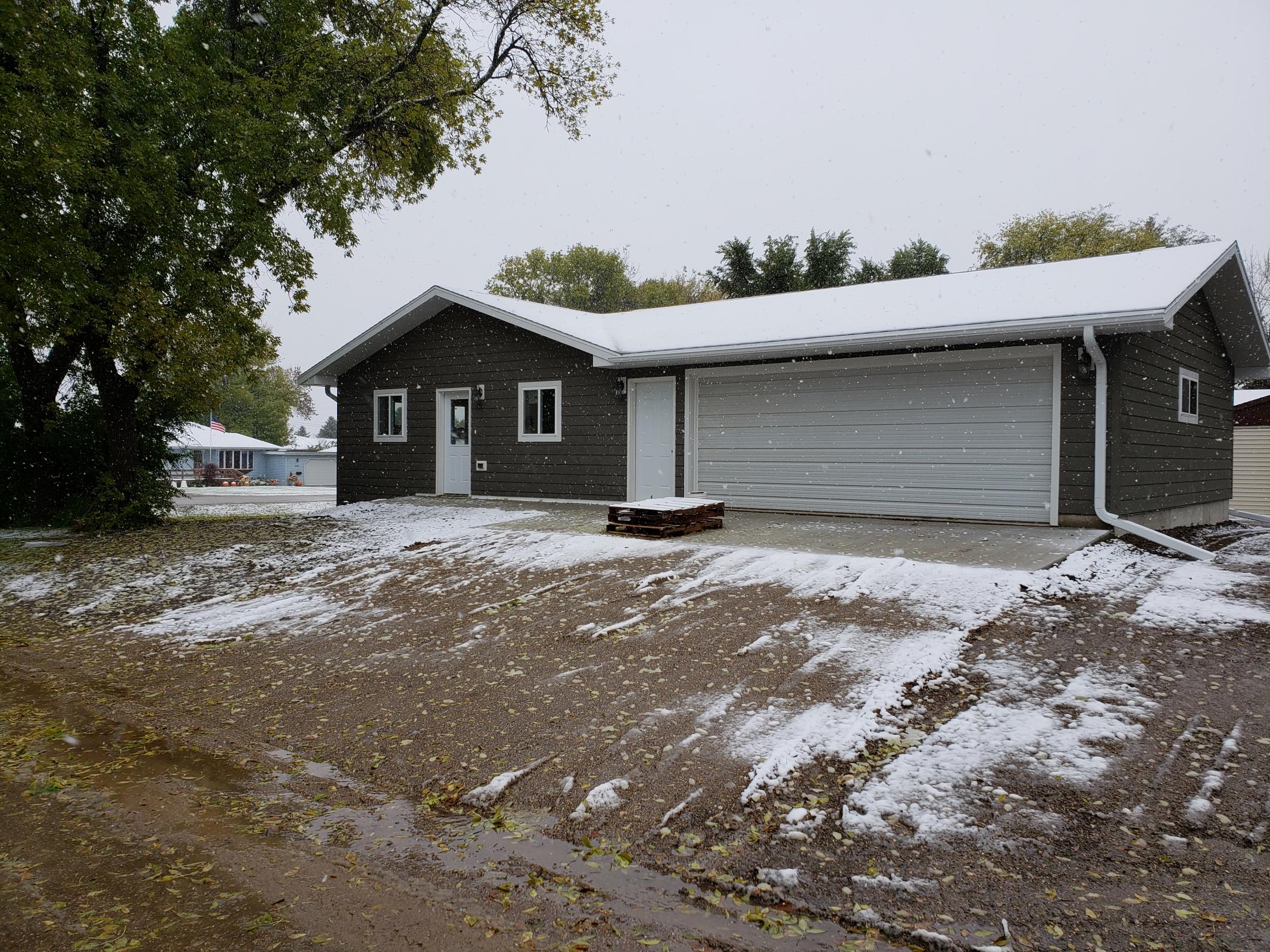 720 Oak Street E. Sisseton, SD Photo
