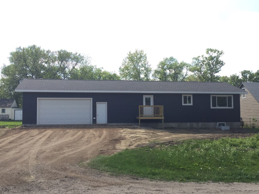 SALE PENDING - 616 8th Ave St. E. Sisseton Photo